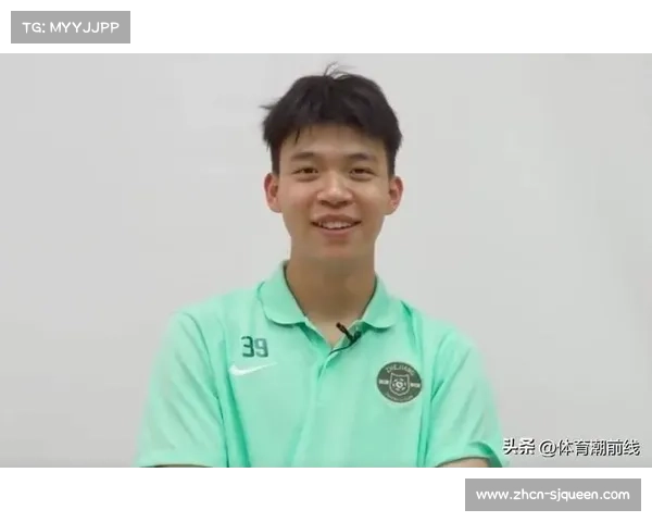 王钰栋黄龙体育中心滑跪庆祝，年轻前锋的激情绽放